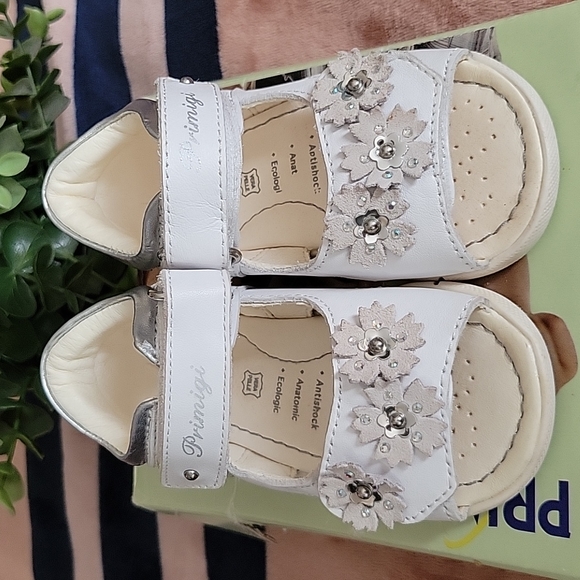 Primigi girls open toe leather sandals. Size: 20. - Picture 6 of 7